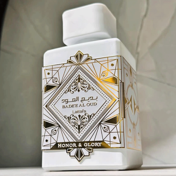 LATTAFA BADE'E AL OUD HONOR & GLORY - EAU DE PARFUM - 100 ML - عطر لطافة بديع العود – Image 5