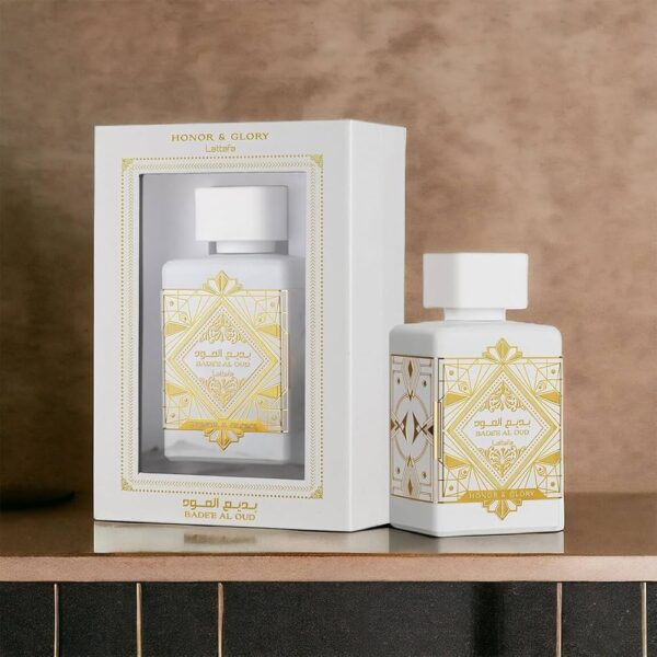LATTAFA BADE'E AL OUD HONOR & GLORY - EAU DE PARFUM - 100 ML - عطر لطافة بديع العود – Image 4